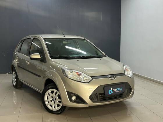 FORD FIESTA 1.0 ROCAM HATCH 8V FLEX 4P MANUAL FORD FIESTA 1.0 ROCAM HATCH 8V FLEX 4P MANUAL